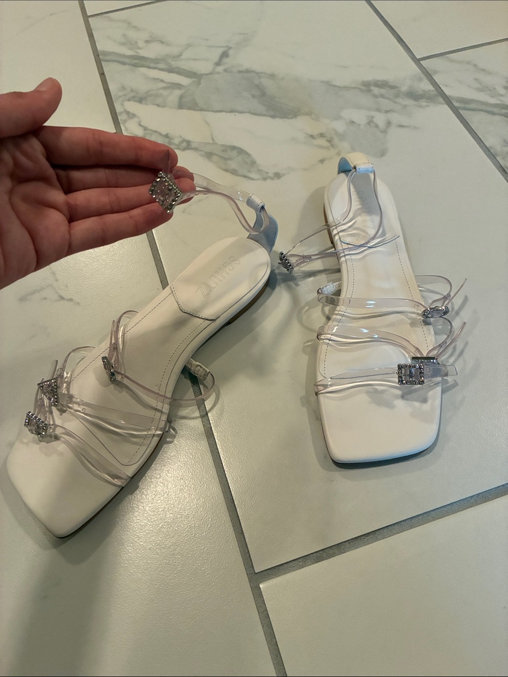 Schutz sandalia salto rasteiro cristal translucido in white size 6.5
